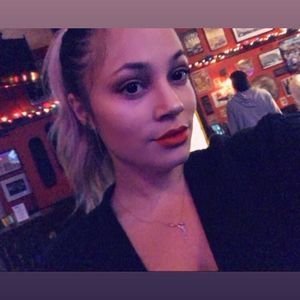 Meet your Posher, Estivaly